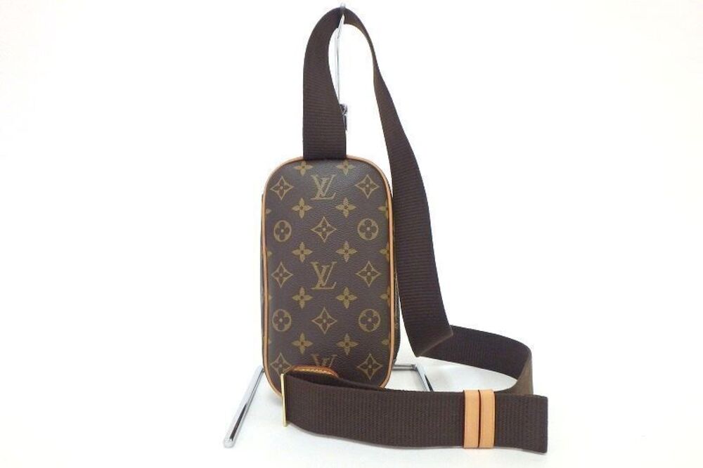 Louis Vuitton Pochette Pouch Monogram Clutch Waist Shoulder Gange Brown